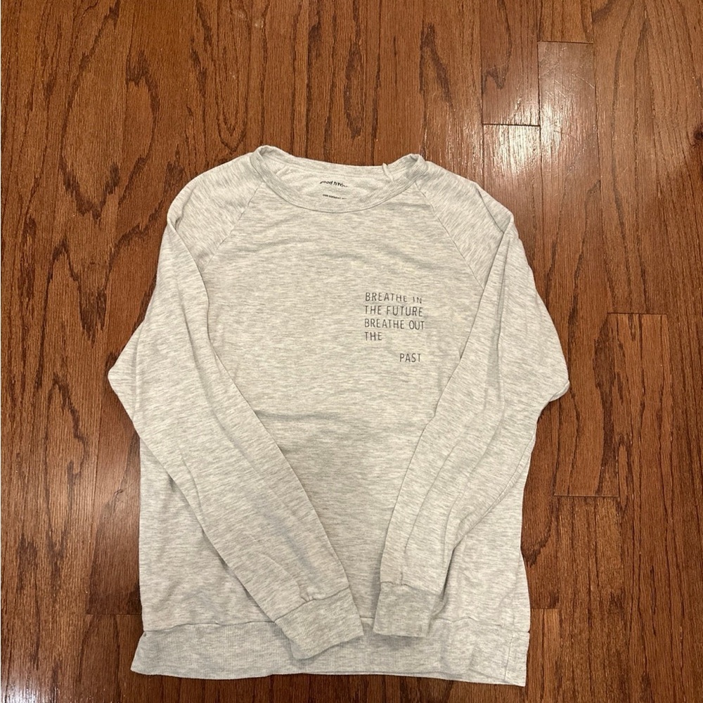 Women’s lightweight sweatshirt